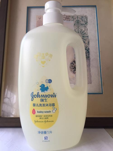 强生婴儿用品护理宝典：冬季给宝宝洗澡前先喝点水