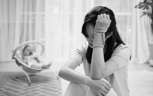 提防产后抑郁 四类新妈最危险 提防产后抑郁 四类新妈最危险