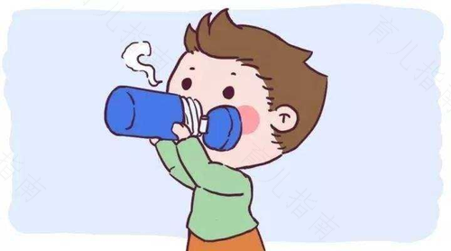 让娃用水杯喝水，方法你学会了吗？