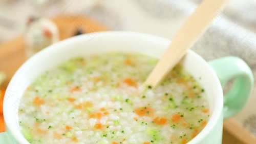 婴儿半岁后逐渐添肉类辅食