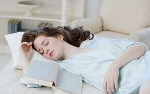 嗜睡反胃恶心是什么原因 嗜睡反胃恶心是什么原因