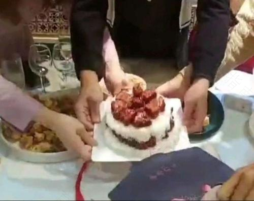 蛋糕虽美味 莫让宝宝太贪嘴