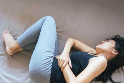 15岁女生3个月没来月经正常吗 15岁女生3个月没来月经正常吗