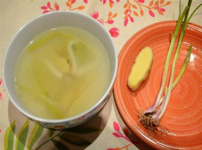 婴儿感冒喝葱白水吗 婴儿感冒喝葱白水吗
