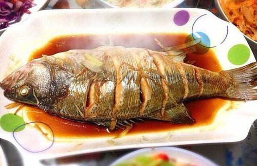 请问感冒了能不能吃鱼