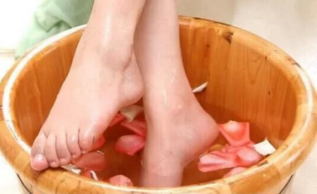 风寒感冒用什么泡脚好