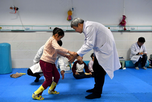 脑瘫儿几个月能看出来 脑瘫儿几个月能看出来