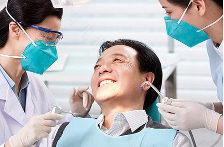 老年人口腔有异味是什么原因 老年人口腔有异味是什么原因