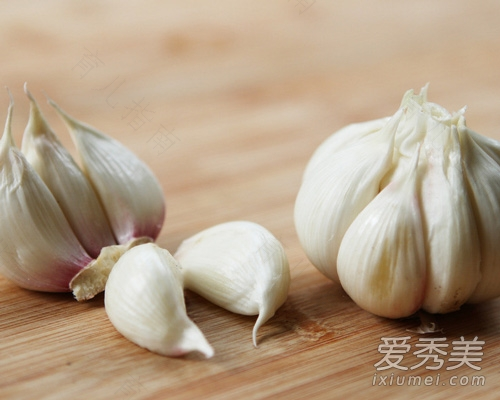 肠炎能不能吃蒜苔 肠炎能不能吃蒜苔