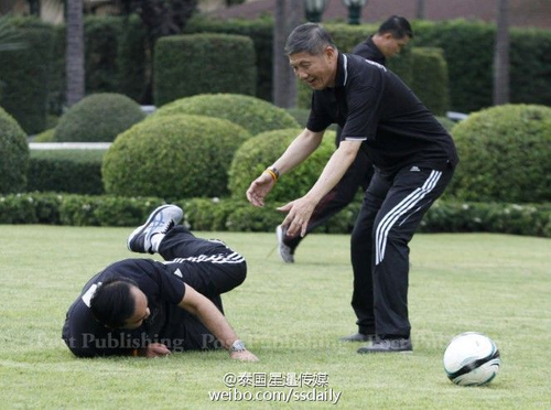 走路老摔跟头是怎么回事 走路老摔跟头是怎么回事