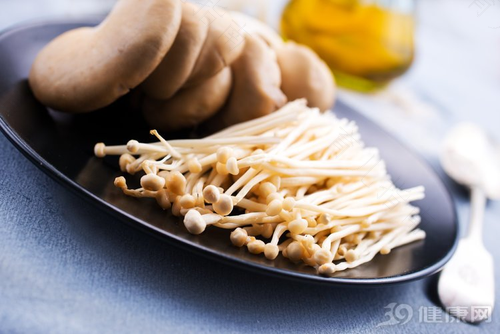 痛风的人可以吃菌类食物吗 痛风的人可以吃菌类食物吗