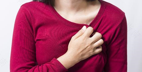 女性乳房周围痒是怎么回事 女性乳房周围痒是怎么回事