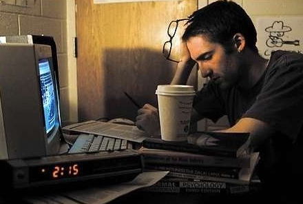 熬夜上火喉咙痛怎么办? 熬夜上火喉咙痛怎么办?