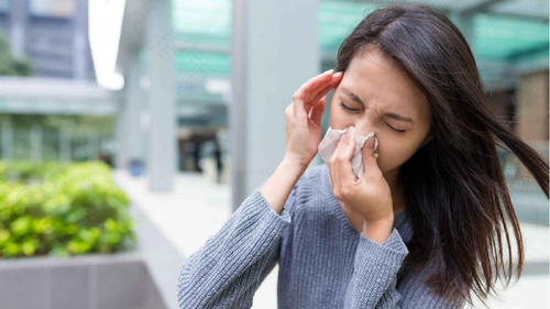 鼻子堵痒打喷嚏怎么办 鼻子堵痒打喷嚏怎么办