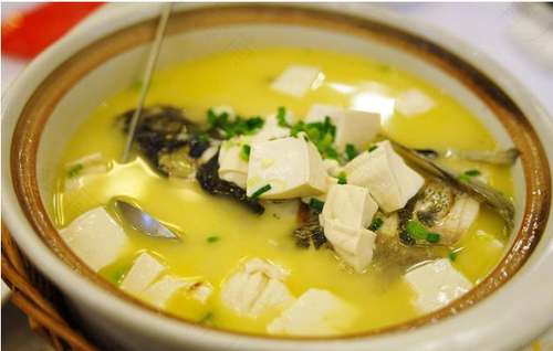 拉肚子不能喝鱼汤吗 拉肚子不能喝鱼汤吗