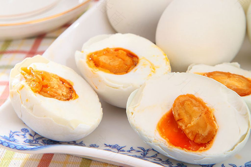 肠胃炎能不能吃咸鸭蛋黄 肠胃炎能不能吃咸鸭蛋黄