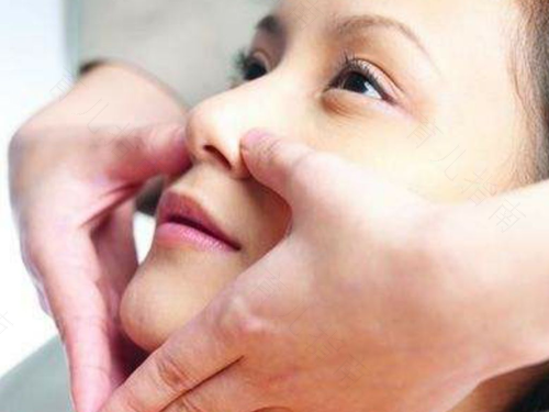 新生婴儿鼻子不通怎么办 新生婴儿鼻子不通怎么办