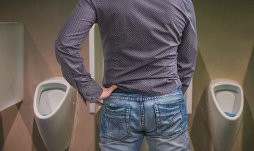 男士小便时小腹痛是怎么回事 男士小便时小腹痛是怎么回事