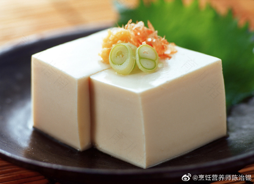 喉咙痛能不能吃豆腐花 喉咙痛能不能吃豆腐花