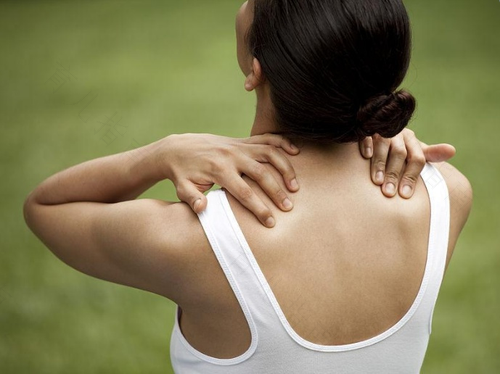 肩膀扭伤怎么办最有效 肩膀扭伤怎么办最有效