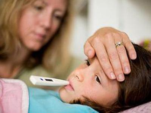 晚上连续低烧怎么回事