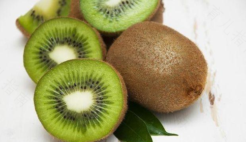 小孩发烧能不能吃猕猴桃