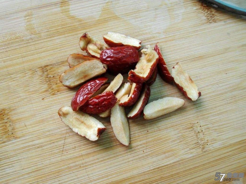 湿气重能不能吃红枣枸杞