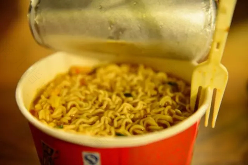 急性肠胃炎能不能吃泡面 急性肠胃炎能不能吃泡面