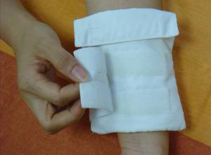 胳膊肌肉拉伤怎么办?