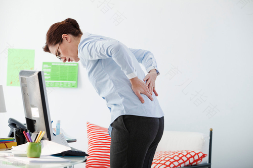 为什么腰越来越痛了 为什么腰越来越痛了