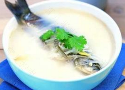 月子里喝汤能放盐吗 月子里喝汤能放盐吗