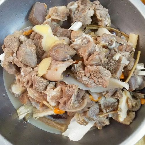 喉咙发炎能不能吃羊肉 喉咙发炎能不能吃羊肉