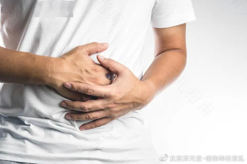 男性右侧腹痛原因有哪些