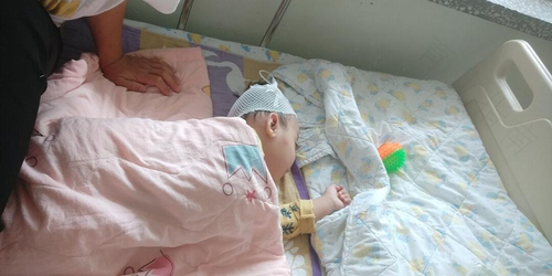 孩子刚出院又反复发烧是怎么回事