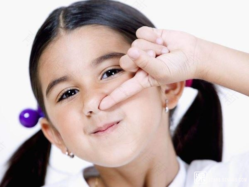 孩子一直吸鼻子是怎么回事