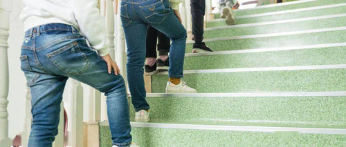 为什么爬楼梯膝盖会疼