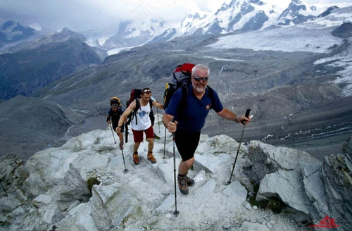 爬山后腿酸痛怎么办 爬山后腿酸痛怎么办