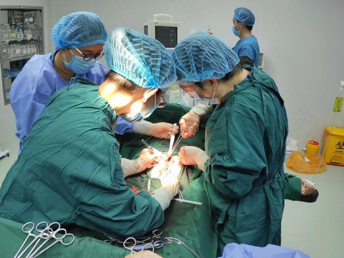 50岁妇女切除子宫后有什么影响和副作用