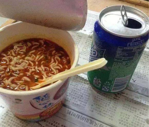 感冒咳嗽能不能吃方便面 感冒咳嗽能不能吃方便面