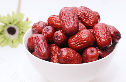 发烧可以吃红枣枸杞汤吗 发烧可以吃红枣枸杞汤吗