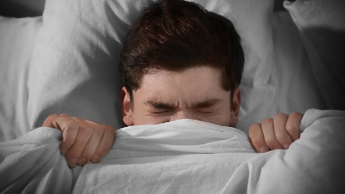 天天晚上失眠怎么回事? 天天晚上失眠怎么回事?