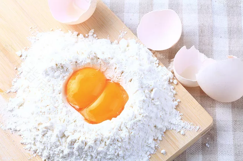 皮肤过敏鸡蛋牛奶能不能吃 皮肤过敏鸡蛋牛奶能不能吃