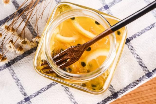 狗狗喝蜂蜜水能治疗便秘吗