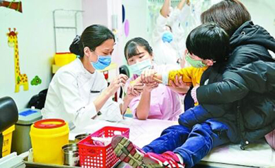 婴幼儿冬天可以游泳吗 婴幼儿冬天可以游泳吗