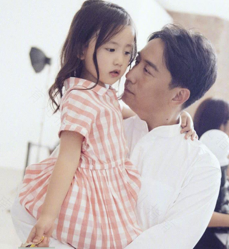 黄磊女儿的成长经历