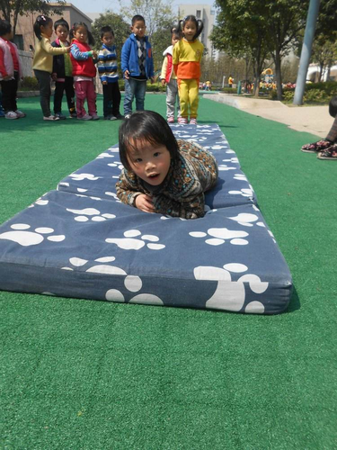 宝宝不会翻身怎么训练 宝宝不会翻身怎么训练