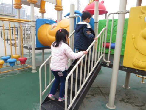 儿童滑滑梯的安全坡度