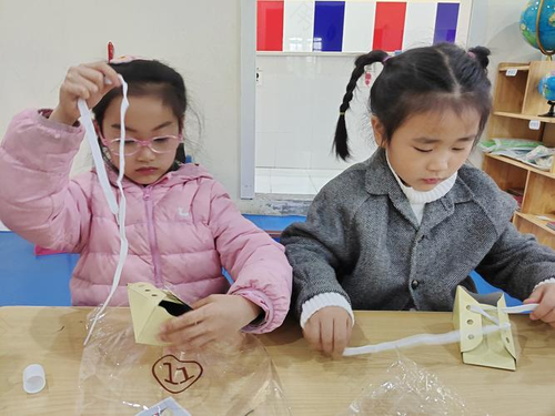 一流的小学生家长的一天，从一根鞋带开始