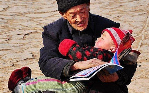 老人不帮忙带娃的家庭