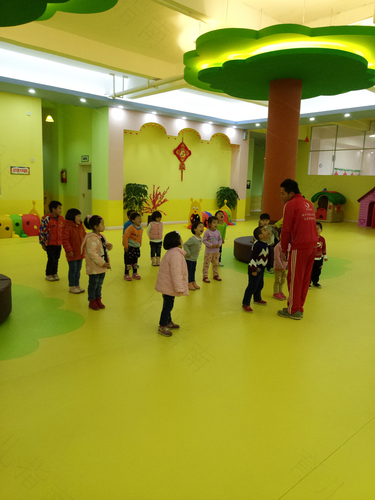 与幼儿园生活无缝衔接 早教学校技能课大受欢迎